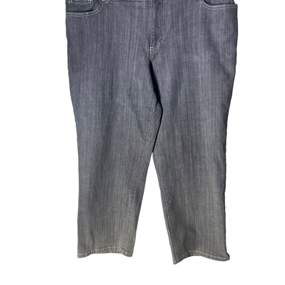 Chicos Platinum Womens Gray Cropped Jeans Sz 3 Embellished Back Pockets Straight - Picture 4 of 6